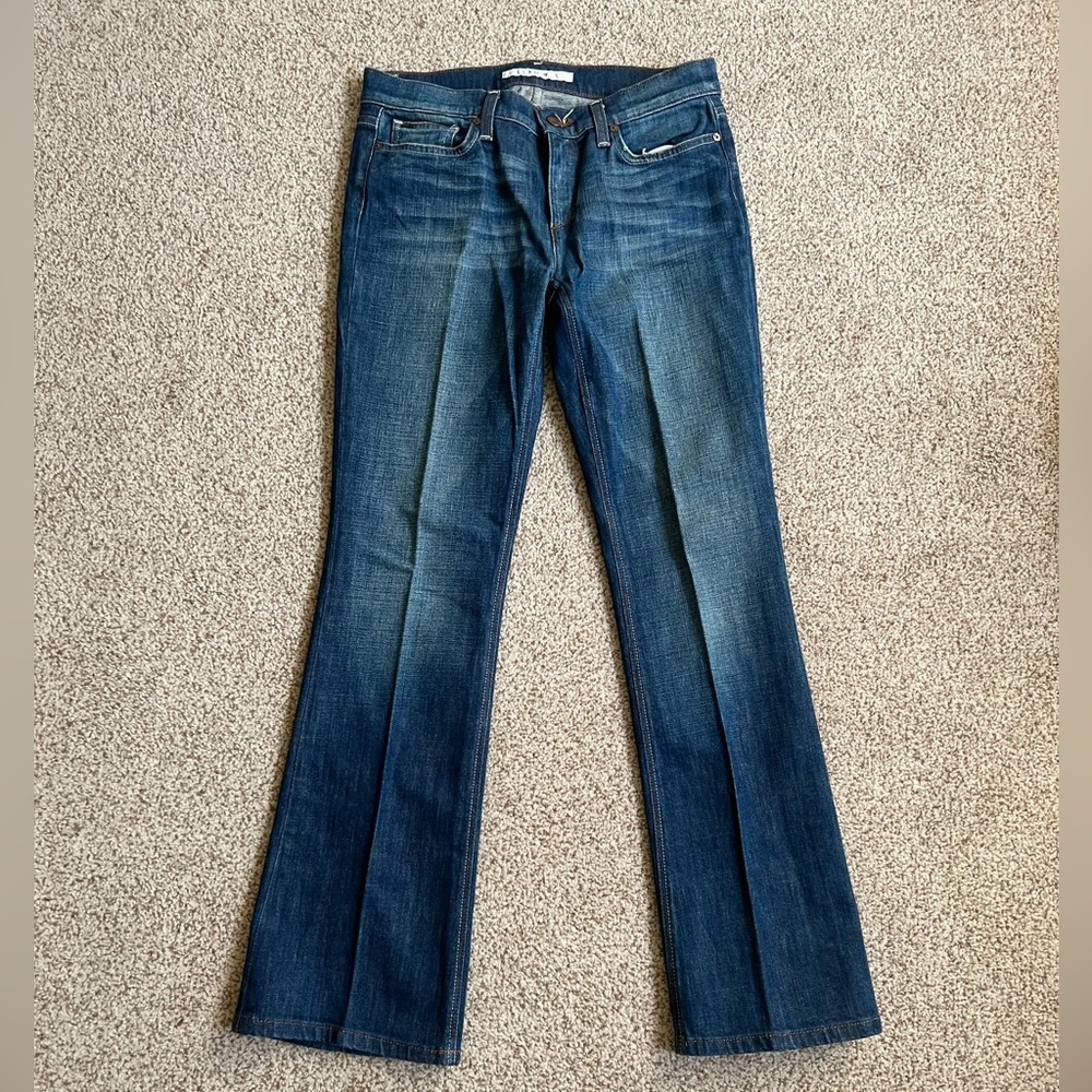 Joe’s jeans blue bootcut denim medium wash mid rise size 28 like new